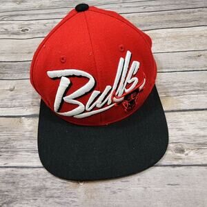 Mitchell & Ness Chicago Bulls heavily embroidered wool‎ blend snap back hat